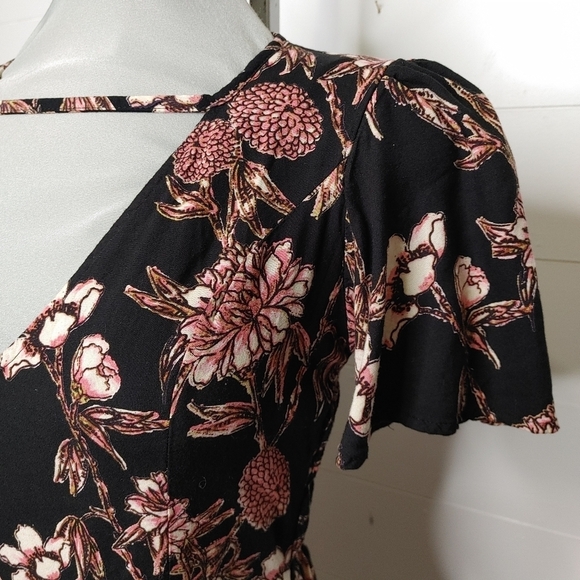 ANGIE Floral Boho Romper M - Picture 4 of 14